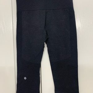 Lululemon size 4 cropped tights